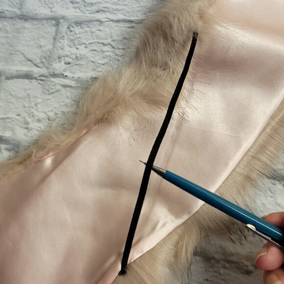 Mob Wife NWT Faux Fur Collar from Sole Society in Blush - Picture 7 of 11